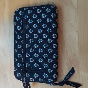Vera Bradley Nantucket Navy Zip Around Wallet Wristlet